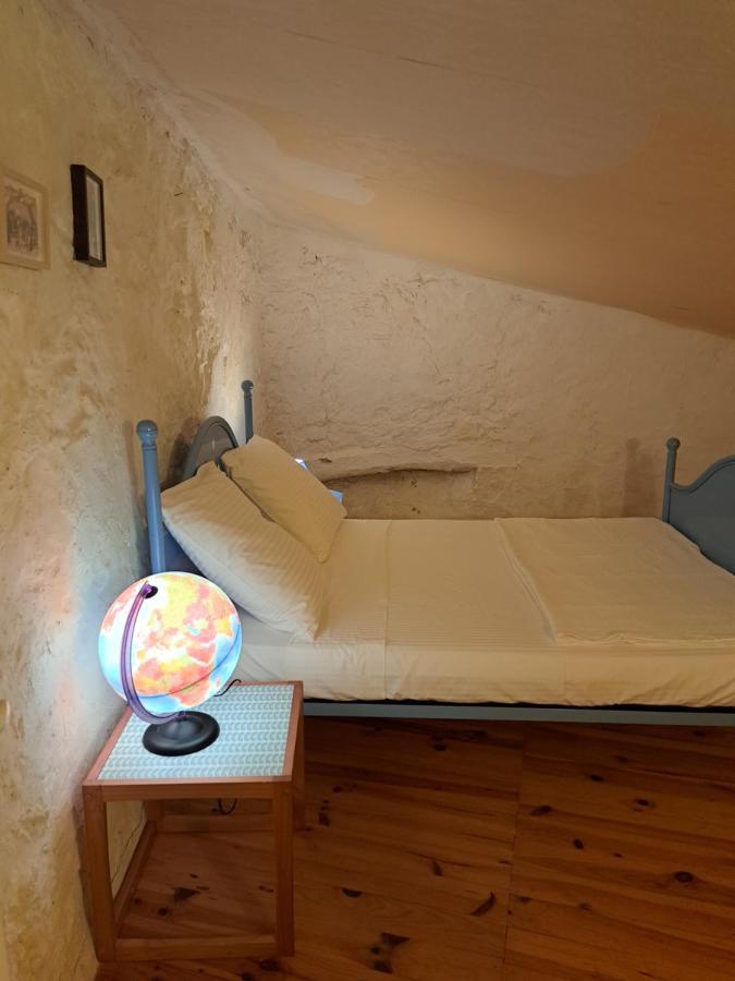 Bed and Breakfast La Maison De Gisele Saint-Victor-des-Oules Exterior foto
