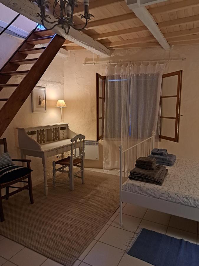 Bed and Breakfast La Maison De Gisele Saint-Victor-des-Oules Exterior foto